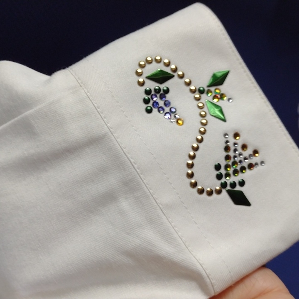 White button-down shirt with hummingbird L - Picture 3 of 6